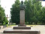 Памятник А. А. Новикову
